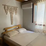 Sezer Lägenhet Ayvalı